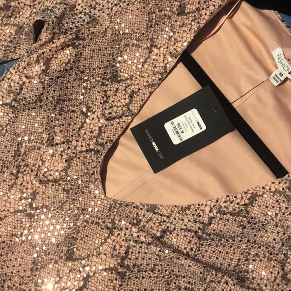 Dress - Picture 3 of 4